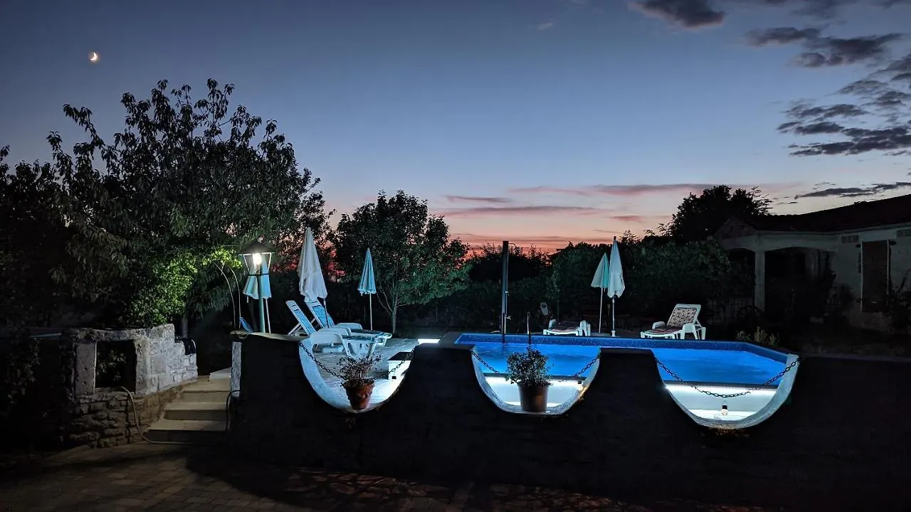 Apartman Aja Kastelir 0*,  Croatia